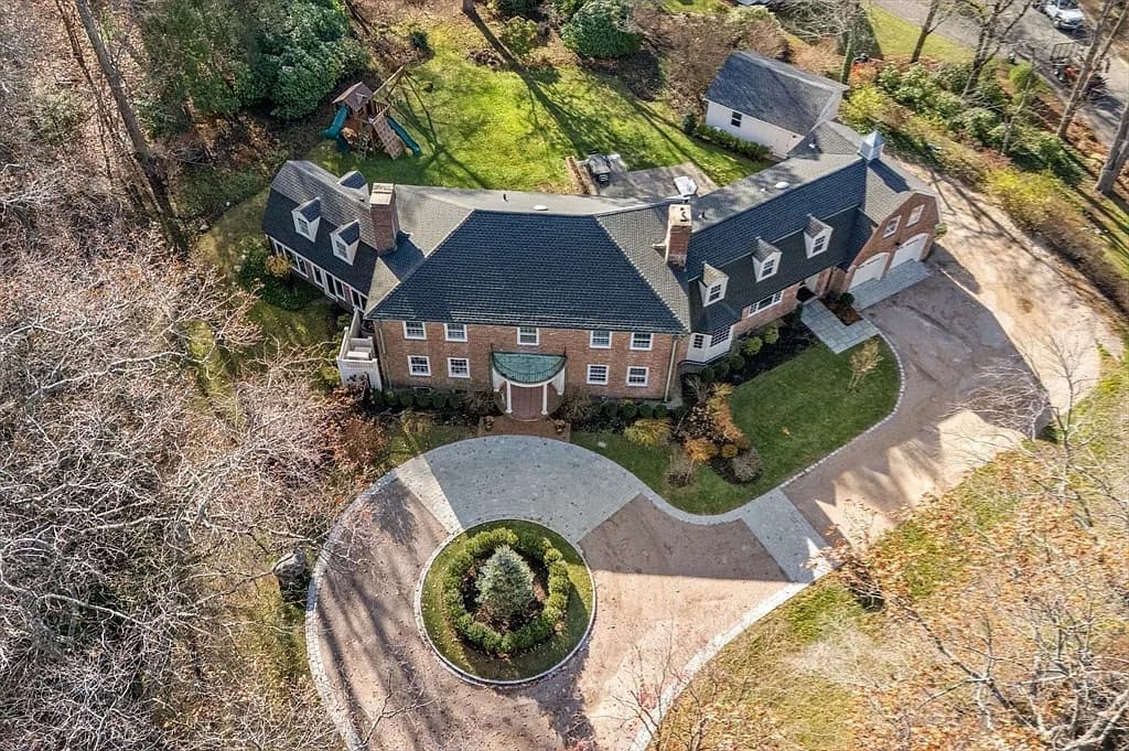 Corcoran Residence — view 9