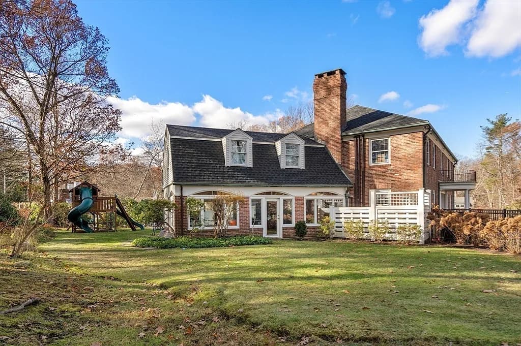 Corcoran Residence — view 10