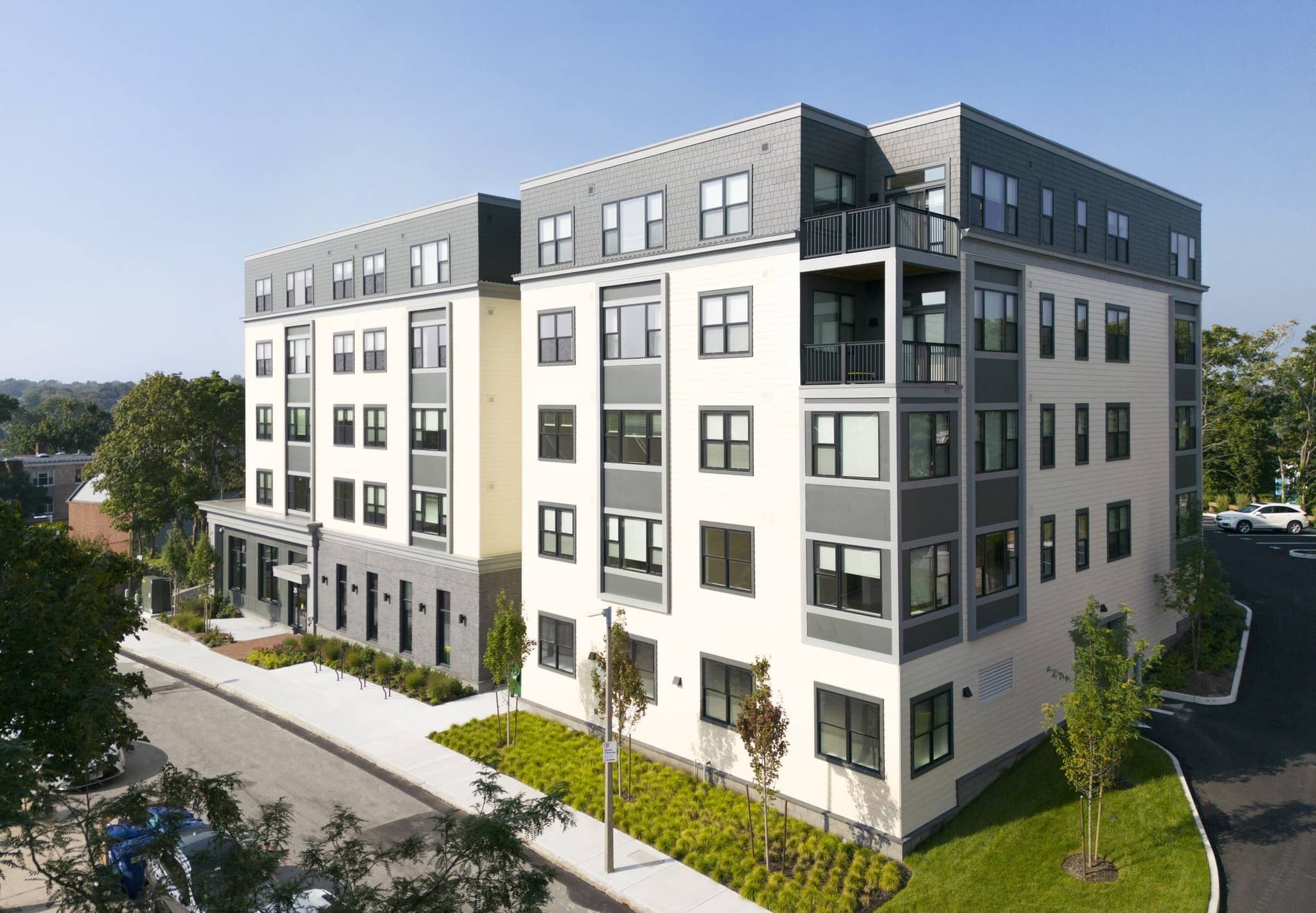 Saige — view 4